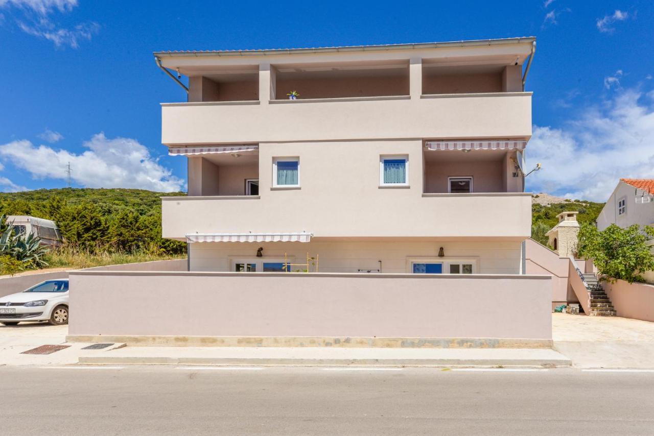 Apartments Amfora - Cozy And Modern Apartments For Up To 15 People, 100M From The Sea And Beach Stara Novalja Extérieur photo