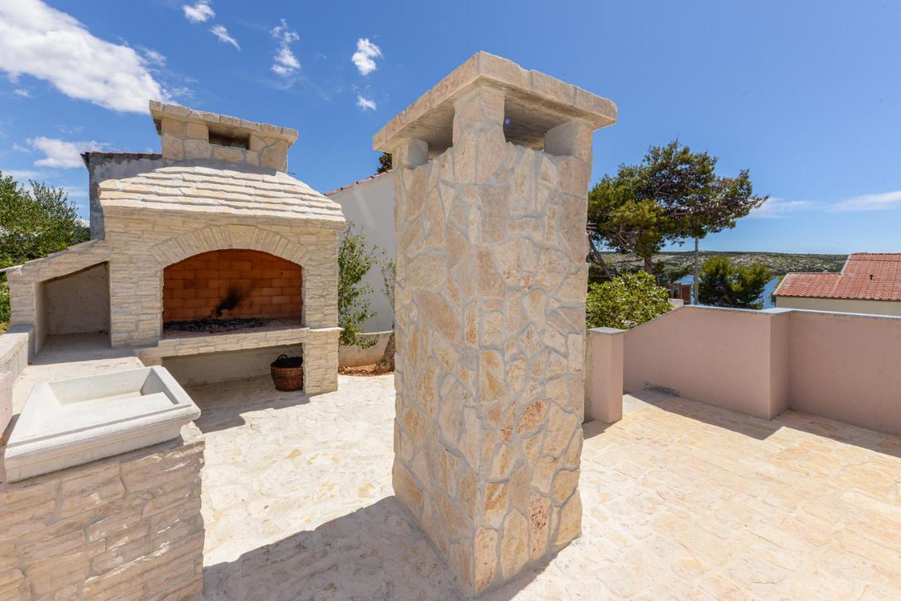 Apartments Amfora - Cozy And Modern Apartments For Up To 15 People, 100M From The Sea And Beach Stara Novalja Extérieur photo