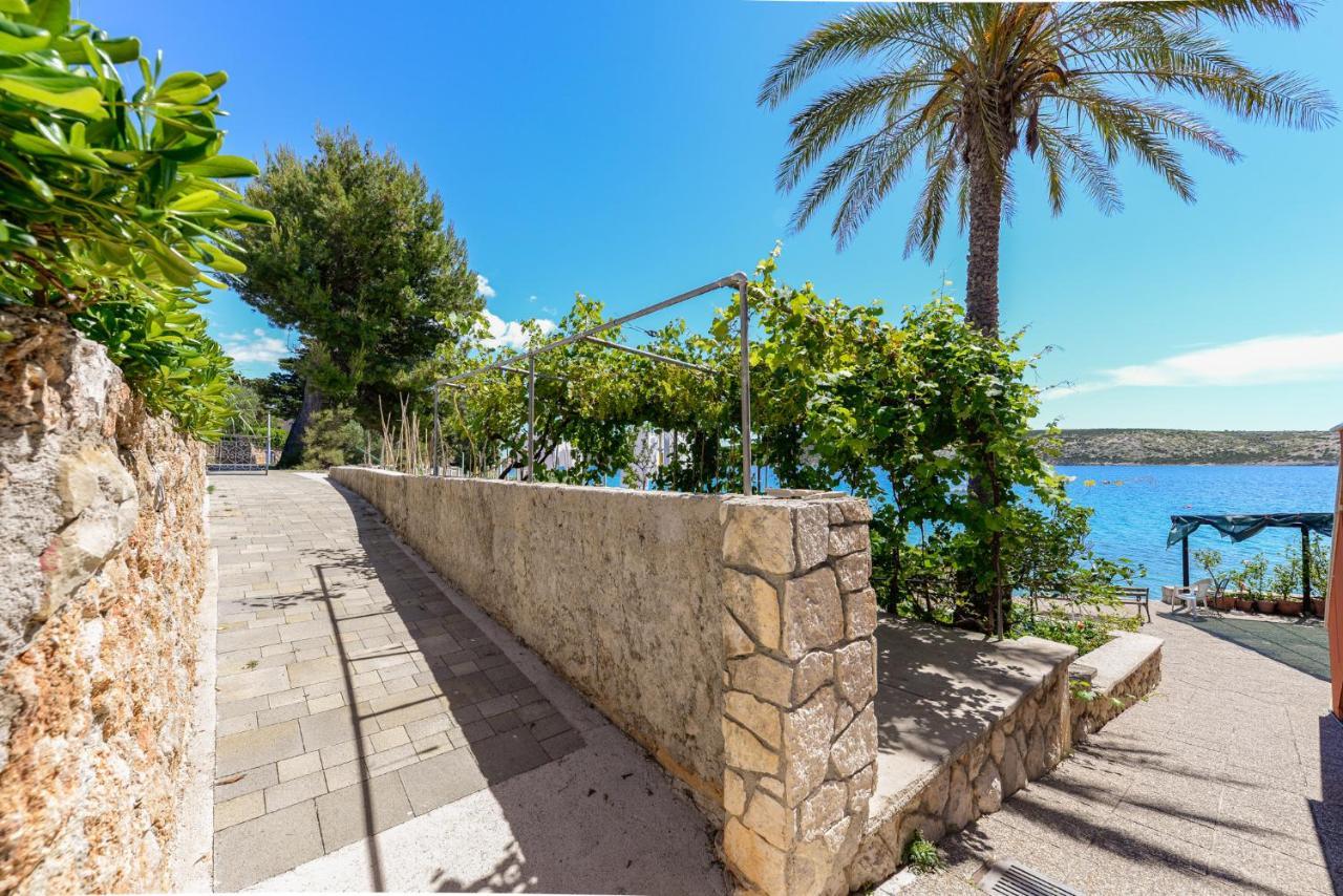 Apartments Amfora - Cozy And Modern Apartments For Up To 15 People, 100M From The Sea And Beach Stara Novalja Extérieur photo