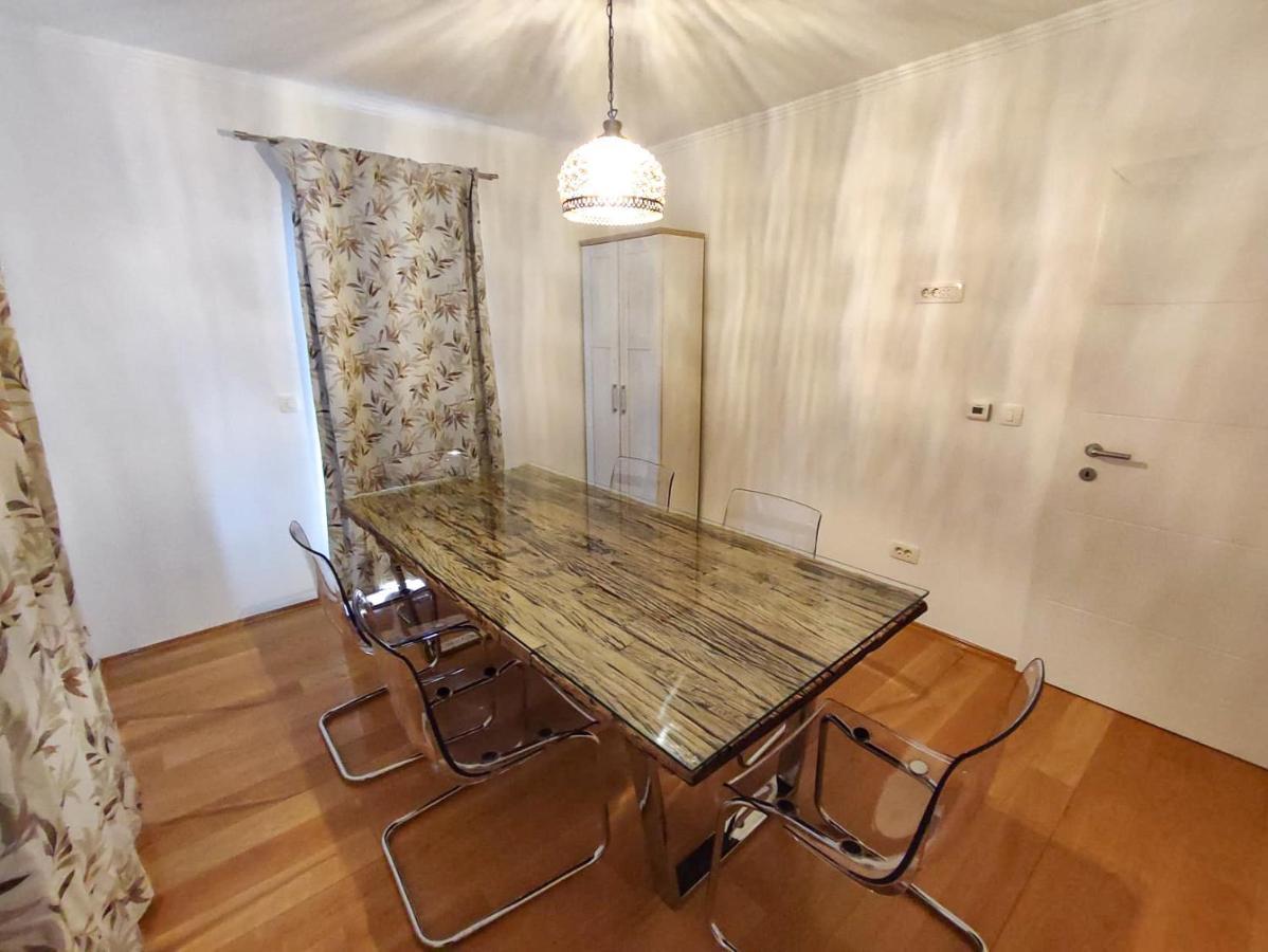 Apartments Amfora - Cozy And Modern Apartments For Up To 15 People, 100M From The Sea And Beach Stara Novalja Extérieur photo