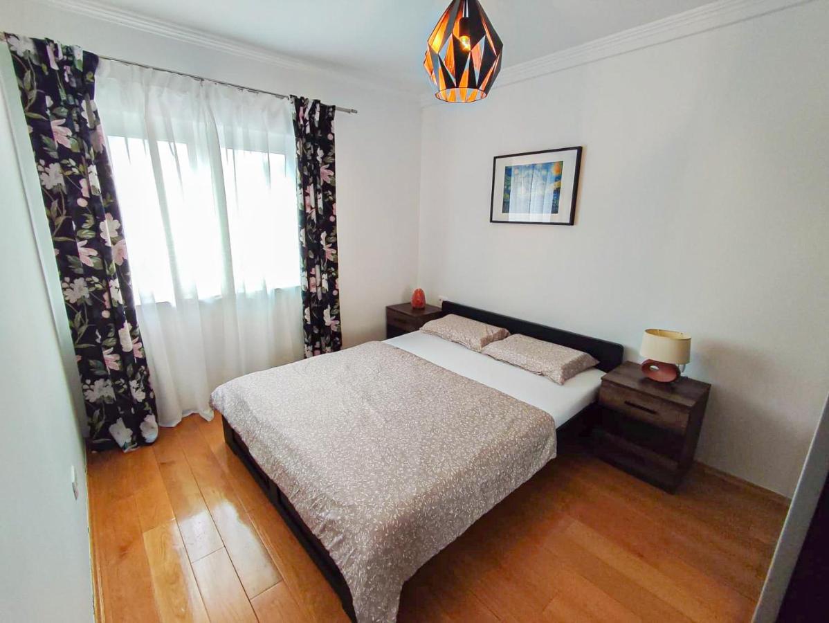 Apartments Amfora - Cozy And Modern Apartments For Up To 15 People, 100M From The Sea And Beach Stara Novalja Extérieur photo