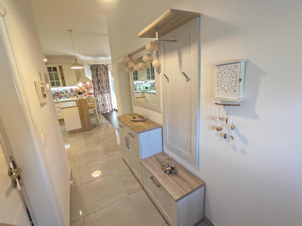 Apartments Amfora - Cozy And Modern Apartments For Up To 15 People, 100M From The Sea And Beach Stara Novalja Extérieur photo