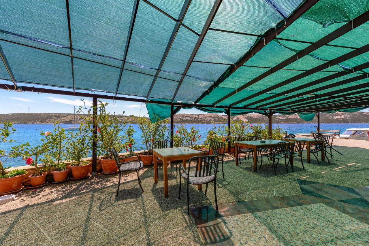 Apartments Amfora - Cozy And Modern Apartments For Up To 15 People, 100M From The Sea And Beach Stara Novalja Extérieur photo