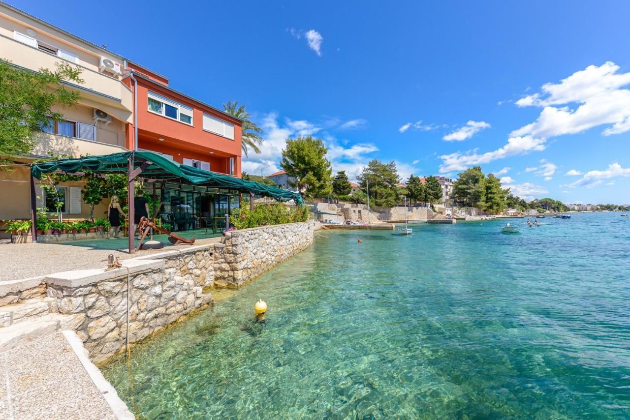 Apartments Amfora - Cozy And Modern Apartments For Up To 15 People, 100M From The Sea And Beach Stara Novalja Extérieur photo