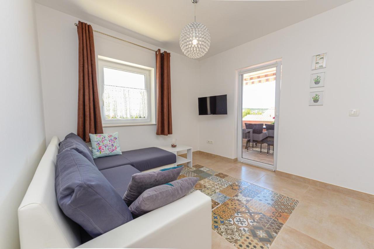 Apartments Amfora - Cozy And Modern Apartments For Up To 15 People, 100M From The Sea And Beach Stara Novalja Extérieur photo