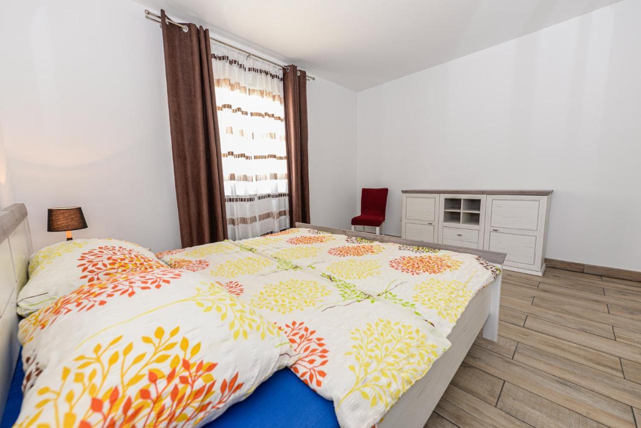 Apartments Amfora - Cozy And Modern Apartments For Up To 15 People, 100M From The Sea And Beach Stara Novalja Extérieur photo