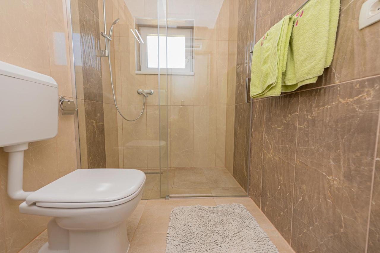 Apartments Amfora - Cozy And Modern Apartments For Up To 15 People, 100M From The Sea And Beach Stara Novalja Extérieur photo